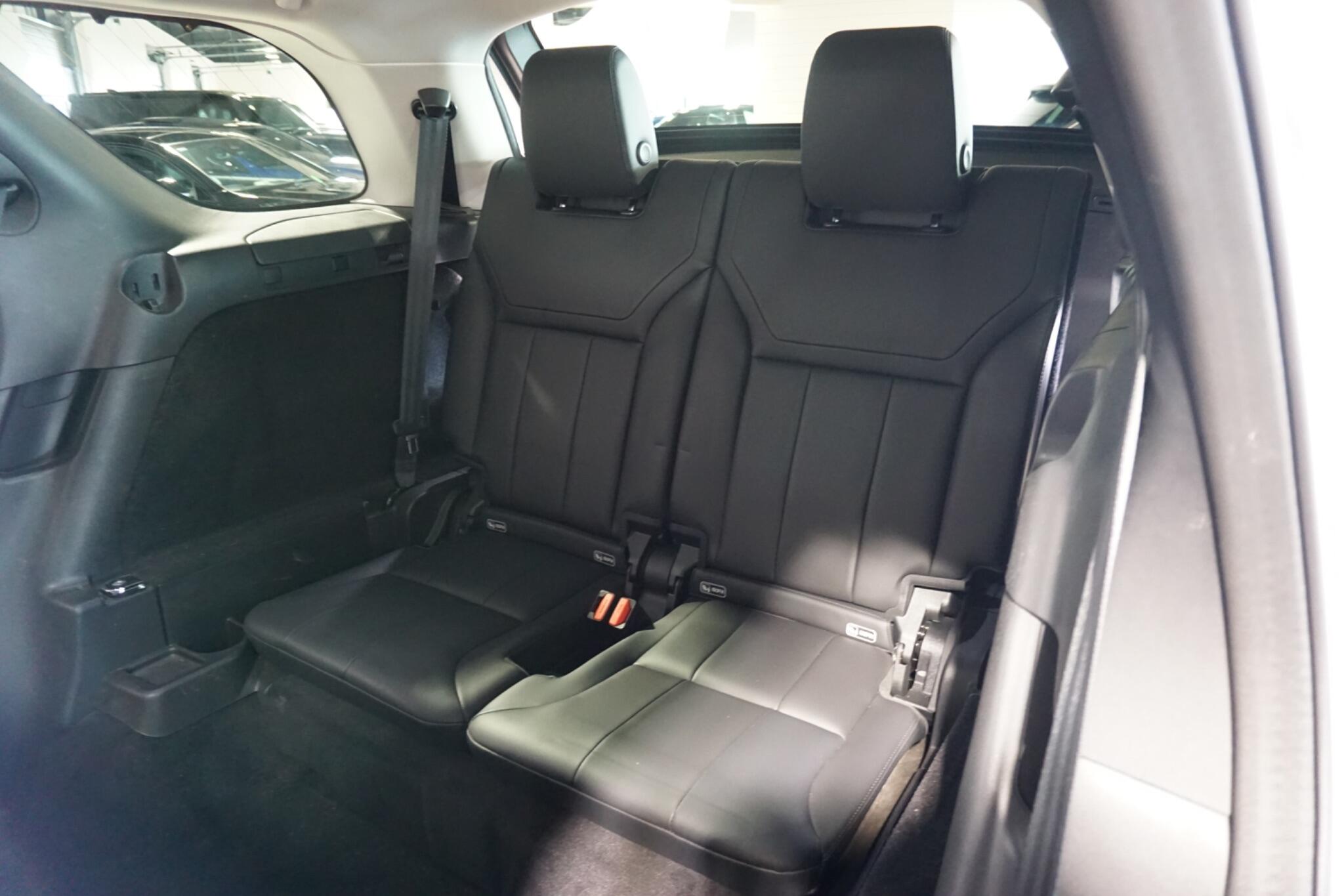 Land Rover Discovery 3.0 SD V6 Landmark Edition SUV 5dr Diesel Auto 4WD Euro 6 (s/s) (306 ps)